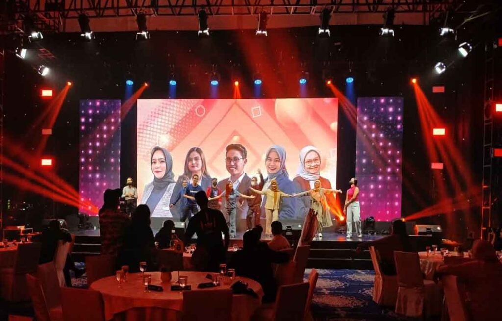 Anniversary-&-Birthdays