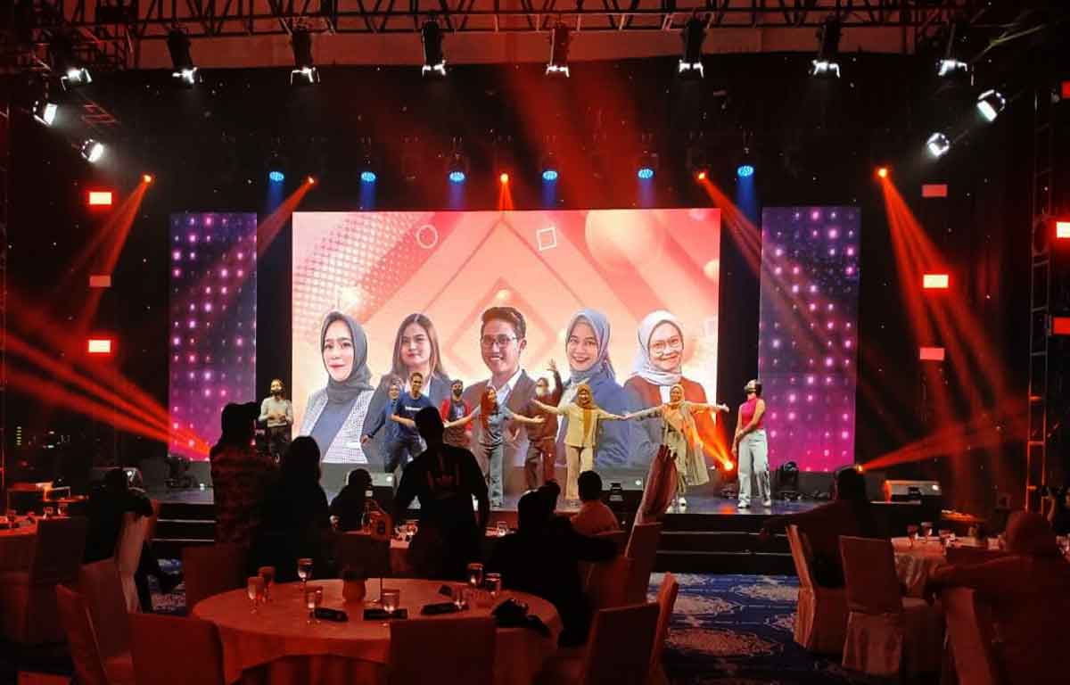 Anniversary-&-Birthdays