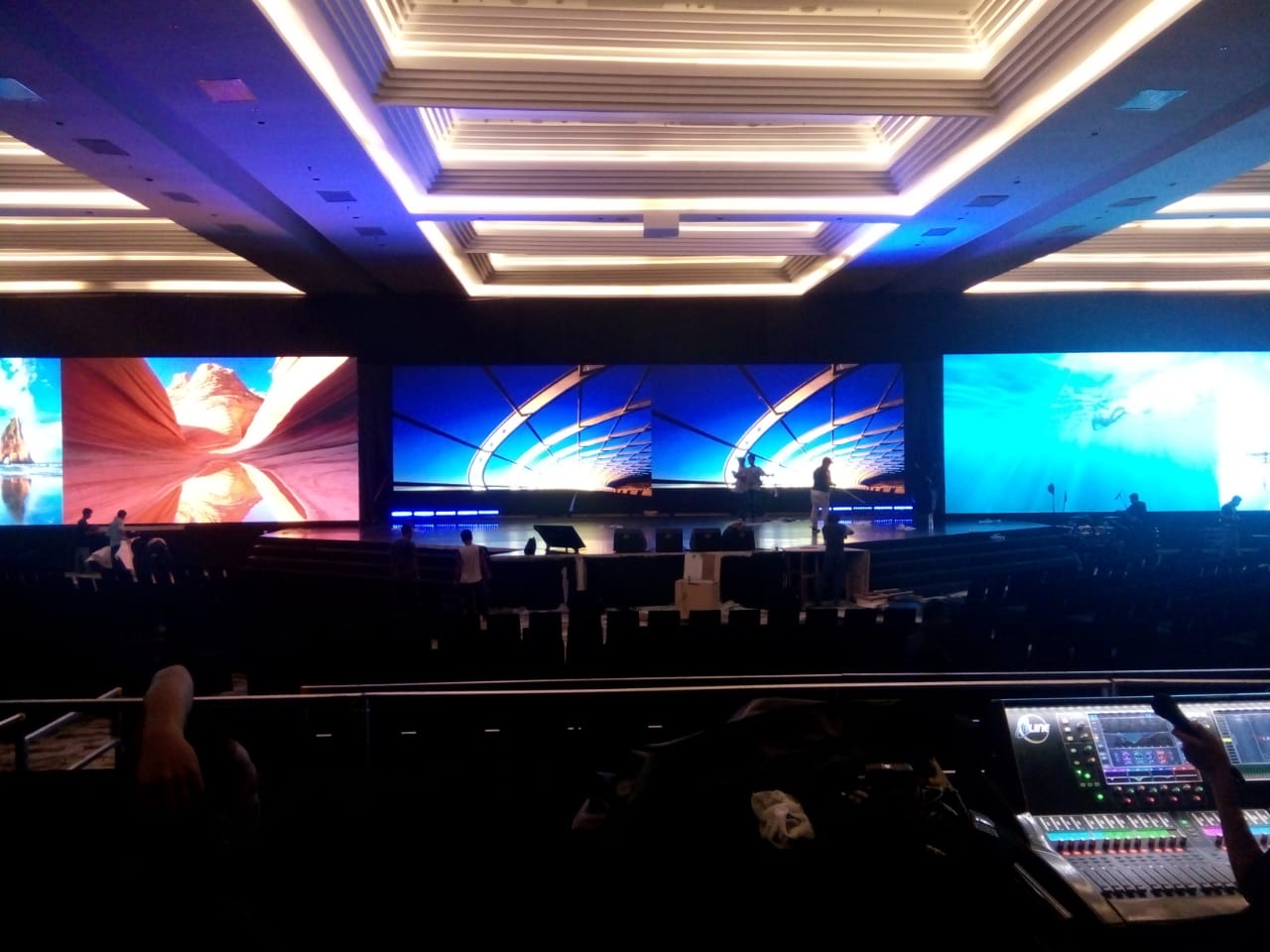 Seminar Teknologi dengan LED Screen